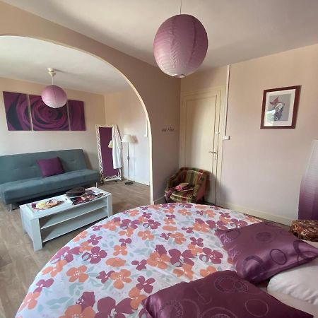 Chambres D'Hote Au Chapeau Claque Cabaret Gueugnon Kültér fotó