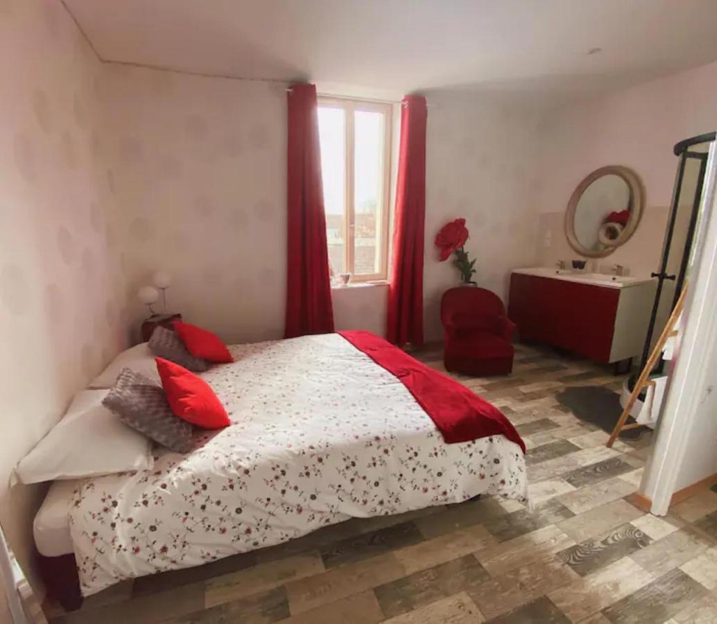 Chambres D'Hote Au Chapeau Claque Cabaret Gueugnon Kültér fotó