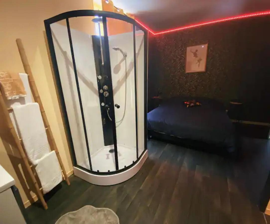 Chambres D'Hote Au Chapeau Claque Cabaret Gueugnon Kültér fotó