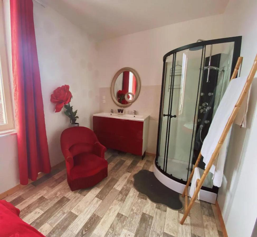 Chambres D'Hote Au Chapeau Claque Cabaret Gueugnon Kültér fotó