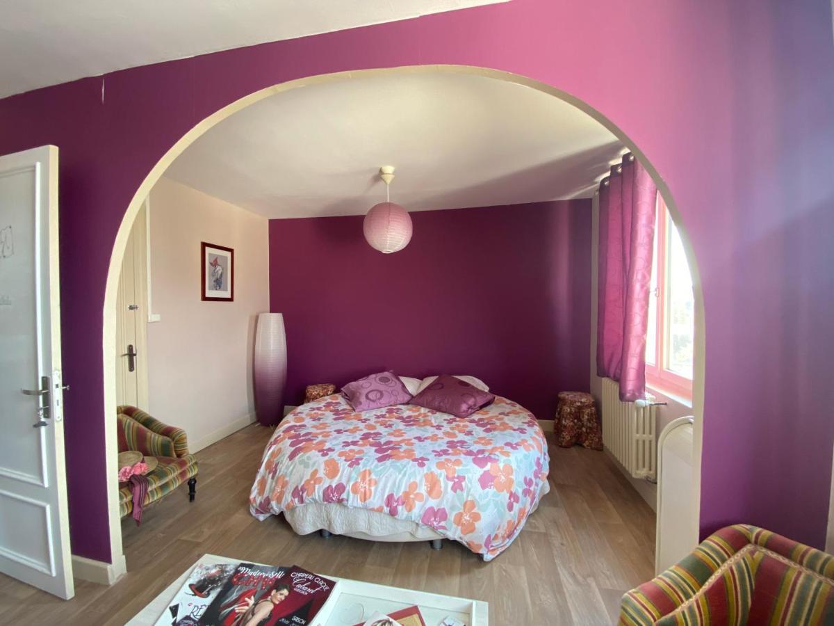 Chambres D'Hote Au Chapeau Claque Cabaret Gueugnon Kültér fotó