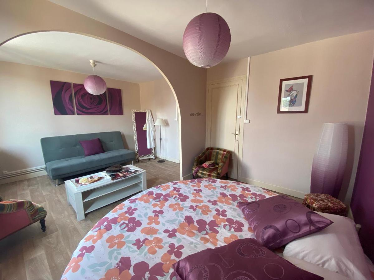 Chambres D'Hote Au Chapeau Claque Cabaret Gueugnon Kültér fotó